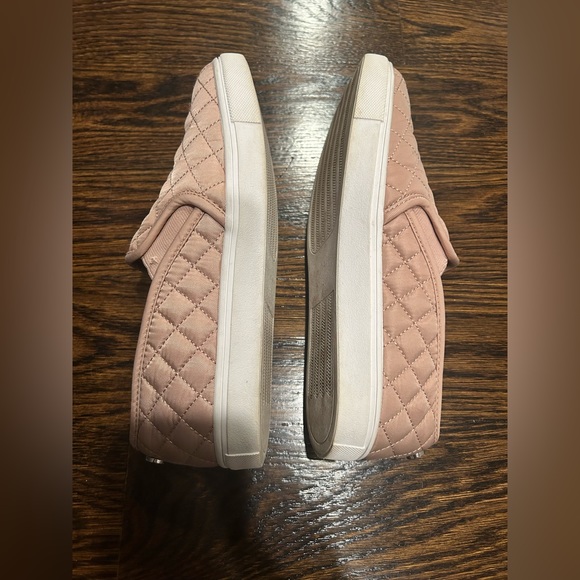 Women’s Steve Madden Ecentrcq Sneaker - Picture 4 of 7